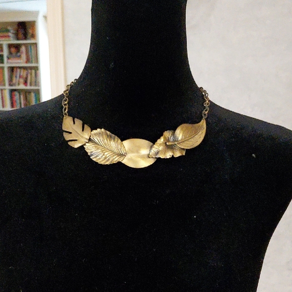 Very Old, New with Tags Nature-Inspired Gold Leaf Necklace by "Mervyns"... - Picture 1 of 9